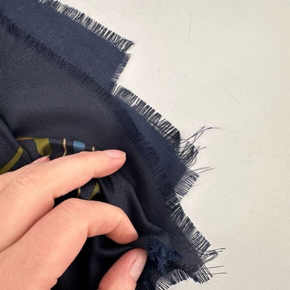 Women's Equestrian Horse Carriage Belt Print Fringe Scarf Made in Italy 45 x 46 - Picture 5 of 5